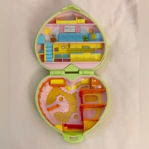 Vintage Bluebird Polly Pocket Horse stable Compact only 1990s
